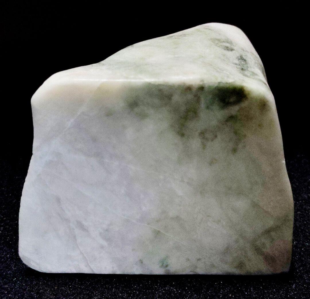 ★翡翠原石★糸魚川硬玉【小滝・2面カット磨き474ｇ】