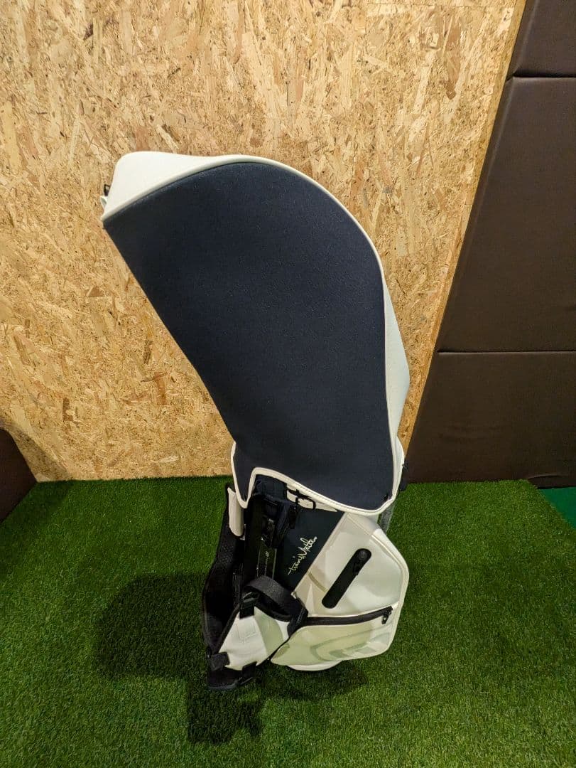 トラビスマシュー ゴルフバッグ スタンド付き