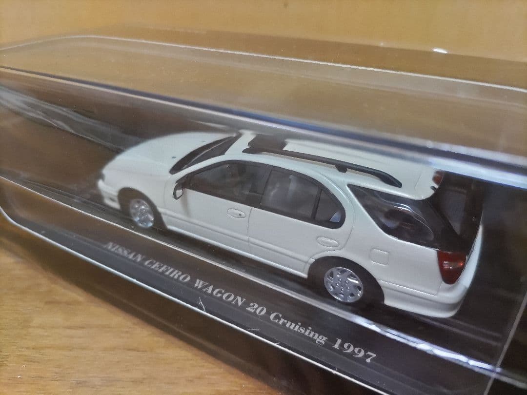 CAM@ 1/43 セフィーロ ワゴン WA32 1997年 プラチナホワイト