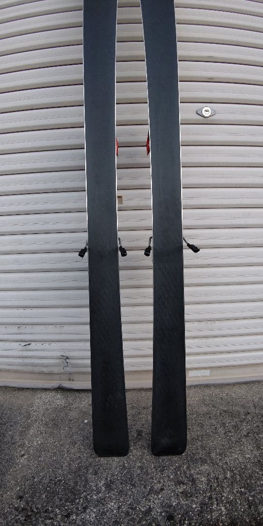 Nokian スキー板 青と黒 バインディング付き