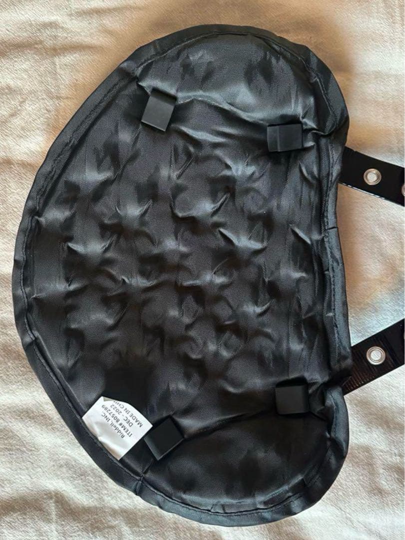 Riddell アメリカンフットボール プロテクター 虹色