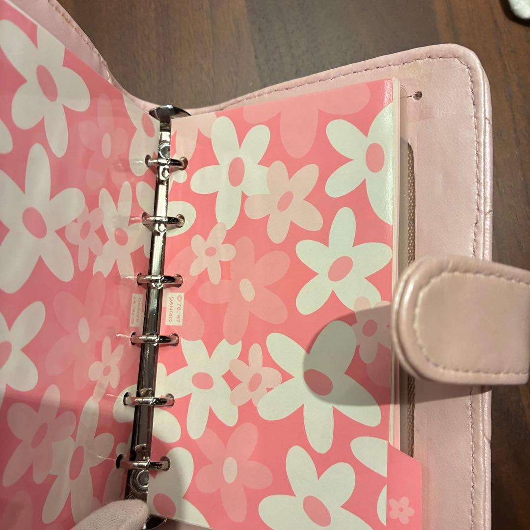 超レア！ハローキティ キルティング手帳型ケース