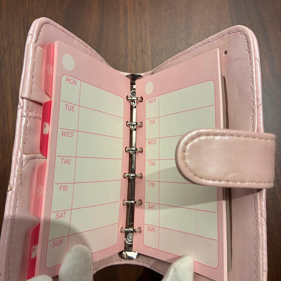 超レア！ハローキティ キルティング手帳型ケース