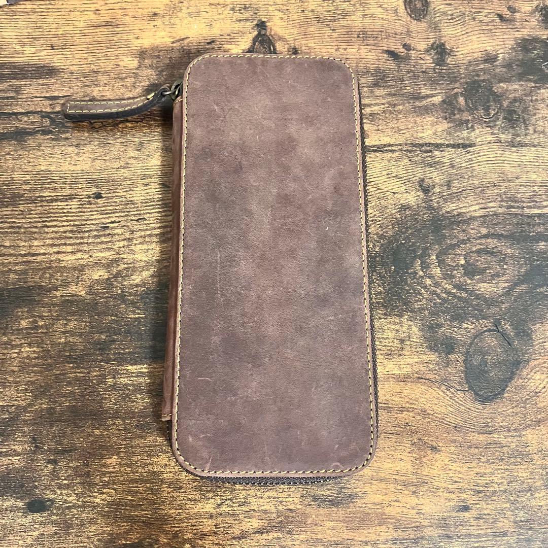 バハギア ダークブラウン クレイジーホースレザー ラウンドジップ型ペンケース