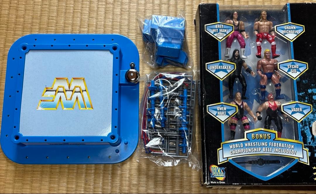 フィギュア用プロレスリング（ゴング付き）＋WWFレスラーフィギュア