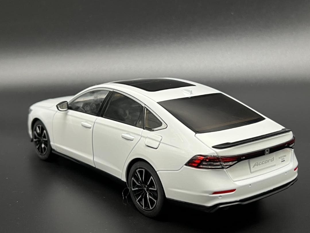 ホンダ / HONDA アコード 1/18 ミニカー ホワイト H204