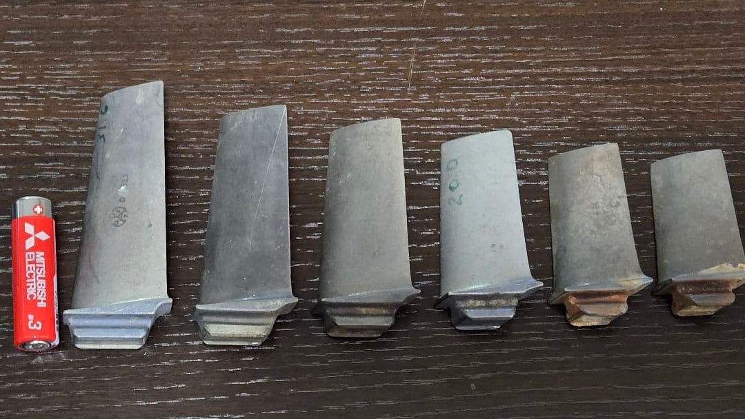 米軍放出品 B52戦略爆撃機タービンブレード セット