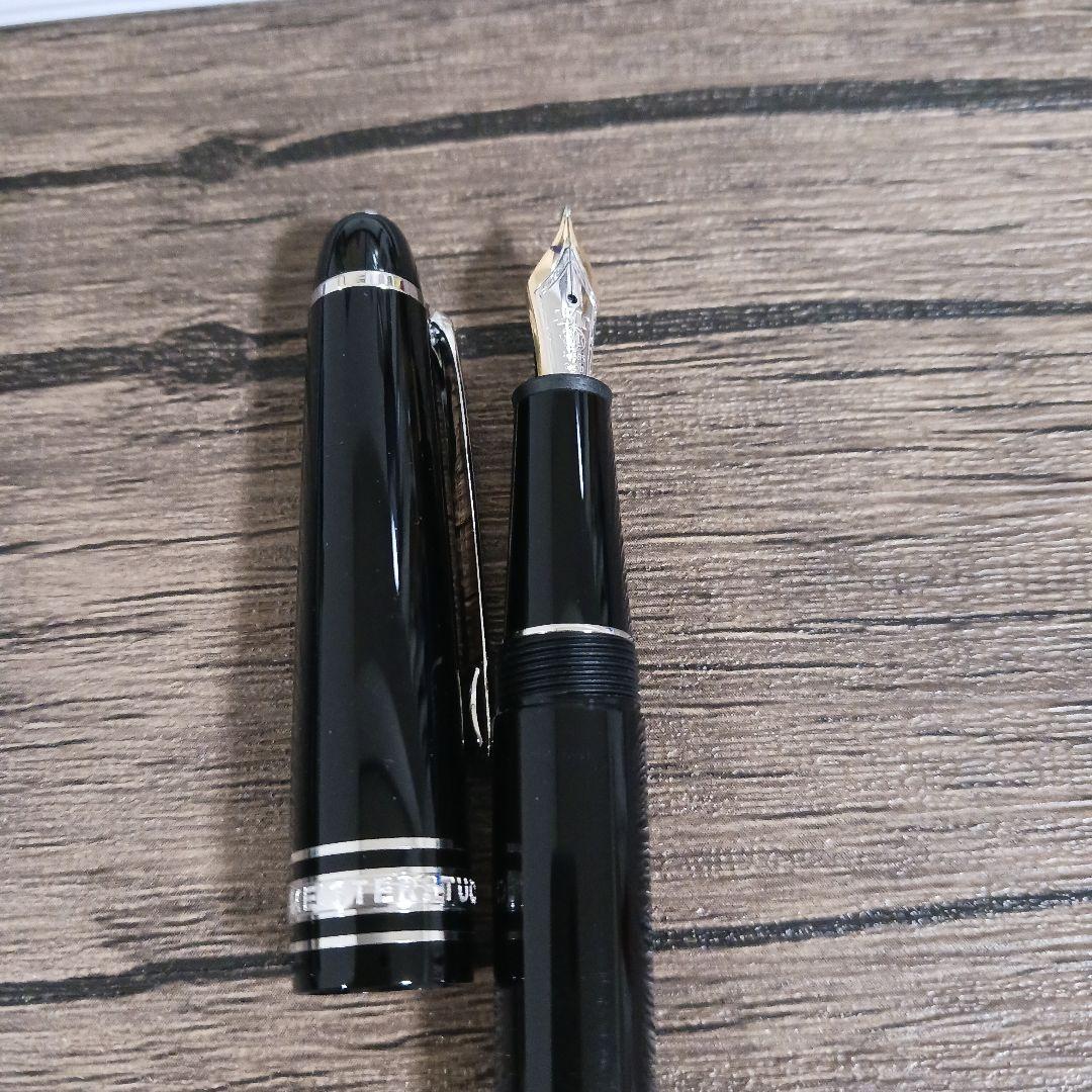 Mont Blanc 万年筆 黒 マイスタークラシックプラチナライン