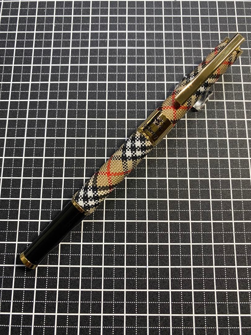 Burberry NOVA 布張り　万年筆　字幅M