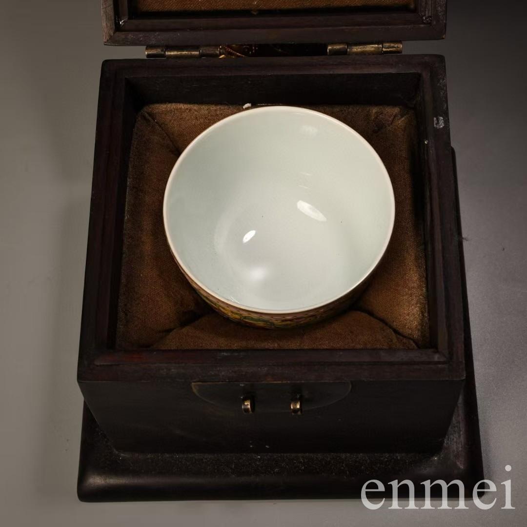 中国古美術・旧蔵乾隆年款・琺瑯彩・粉彩磁器小酒碗・茶碗・押し碗・純手描き・箱付き