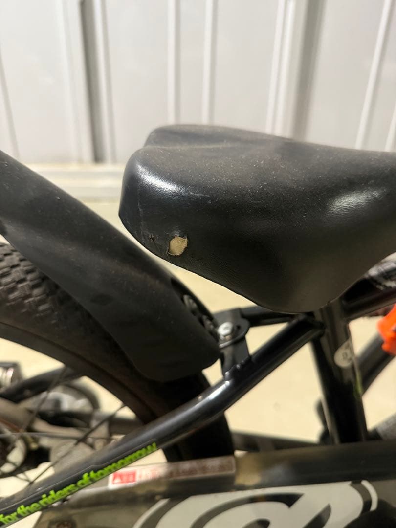 キッズバイク ブラック/グリーン 補助輪付き