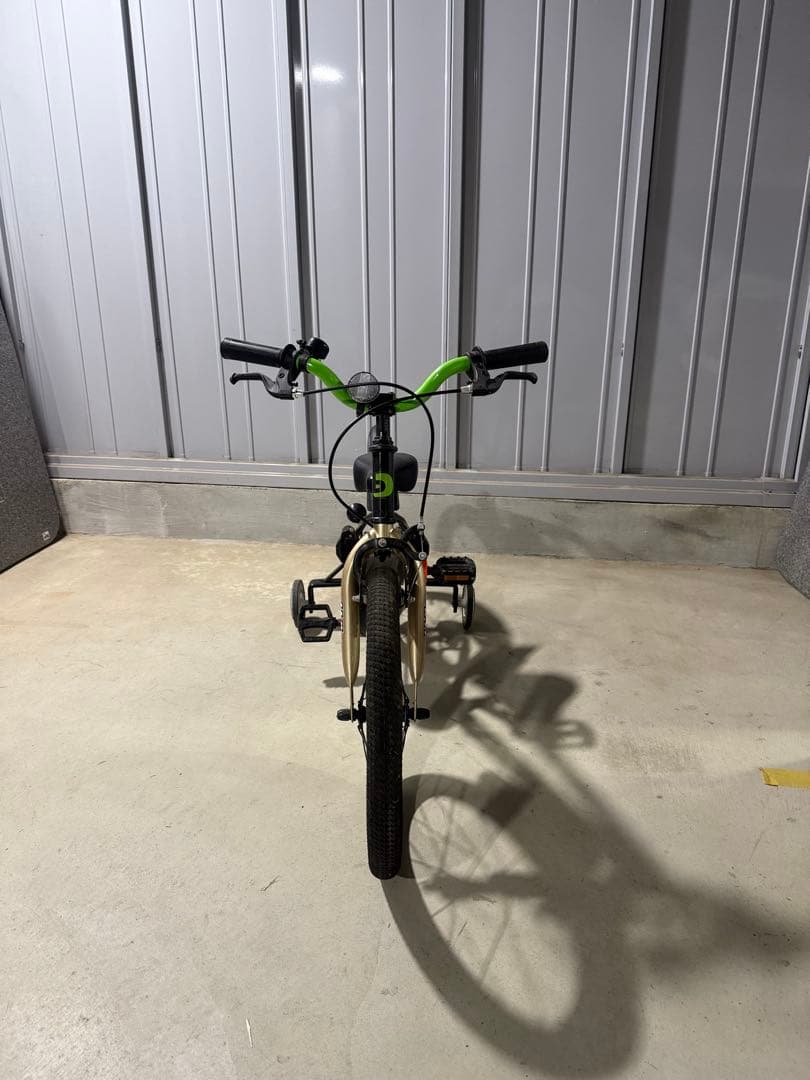 キッズバイク ブラック/グリーン 補助輪付き