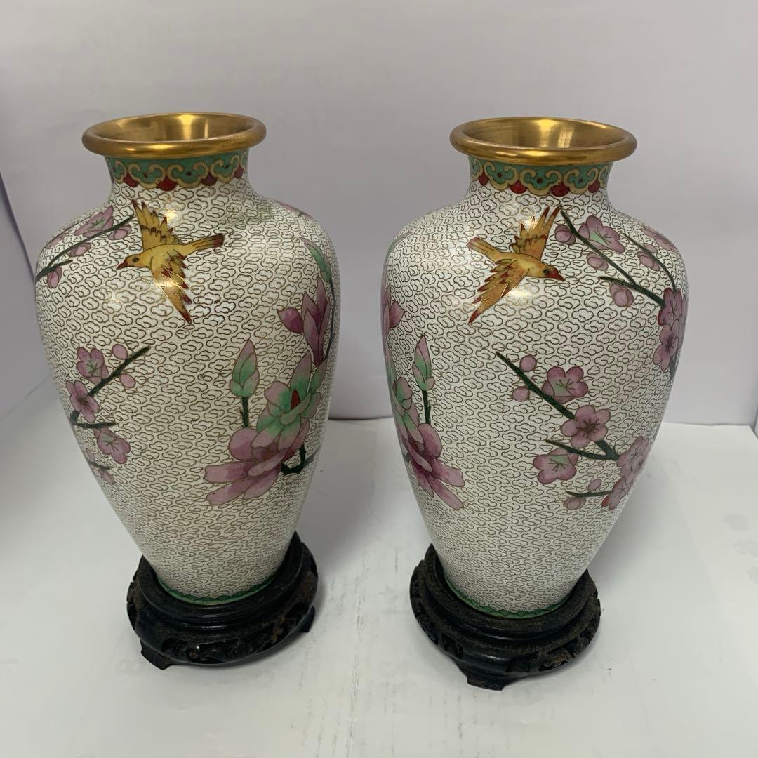 中国美術　七宝焼　花鳥花瓶一対　木台付き　送料込み