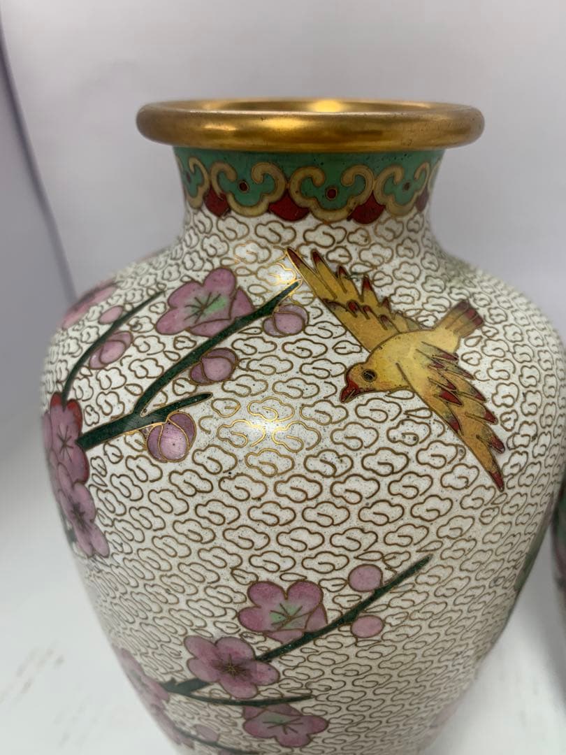 中国美術　七宝焼　花鳥花瓶一対　木台付き　送料込み