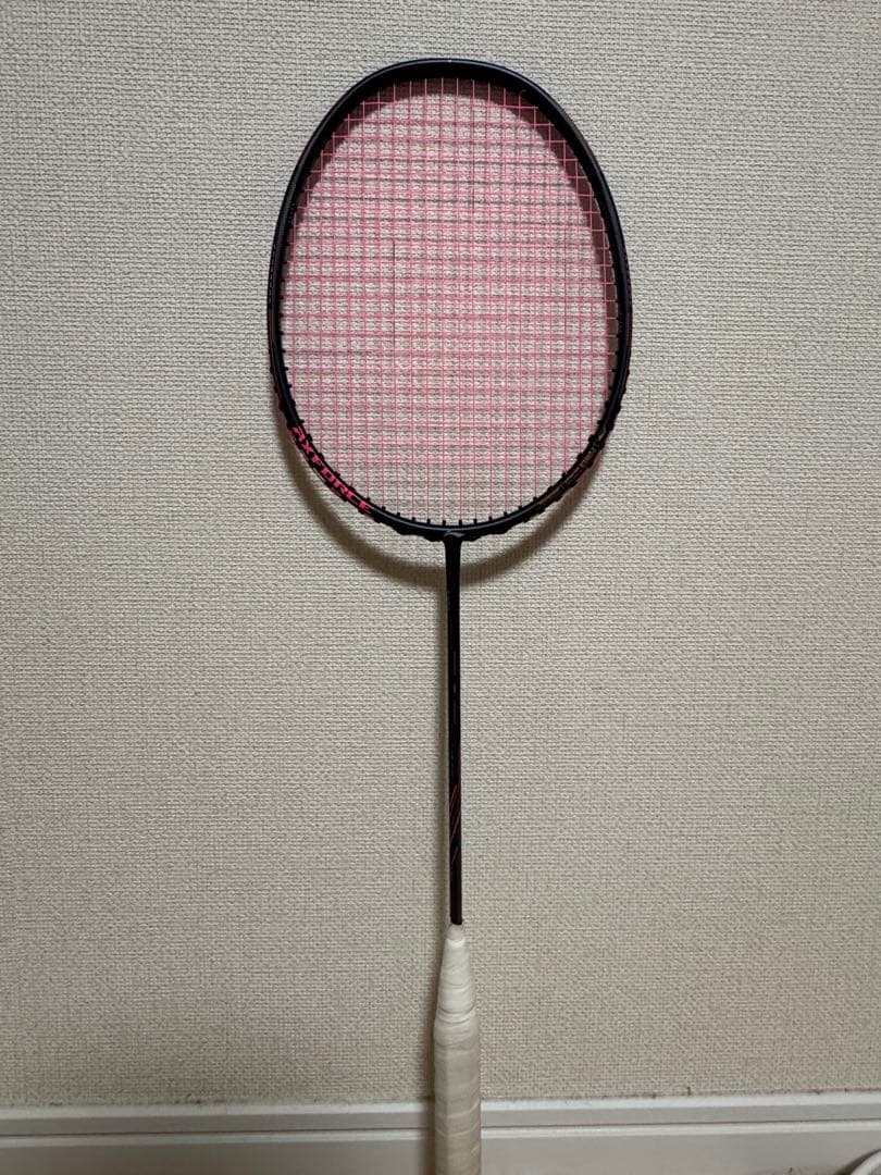 バドミントンラケット リーニン　AXFORCE80ケース付き