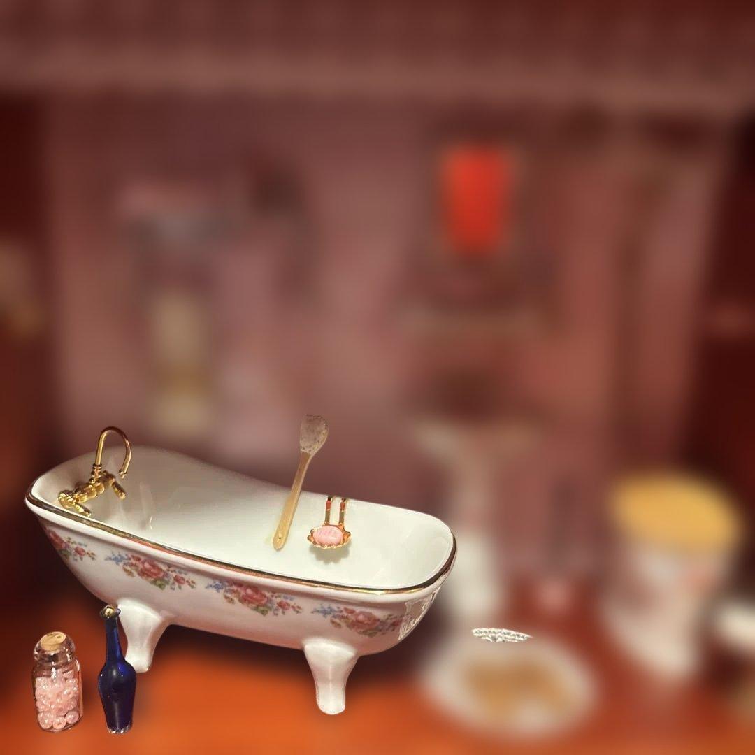 ロイターポーセリン　ドールハウス　パウダールーム、猫脚バス、レバー式トイレ