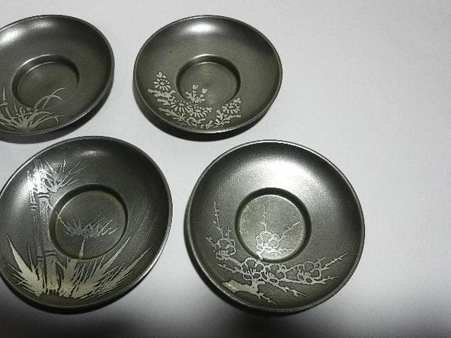 「乾茂號」造　花文図柄錫製茶托五客揃（欄、竹、菊、梅、松）