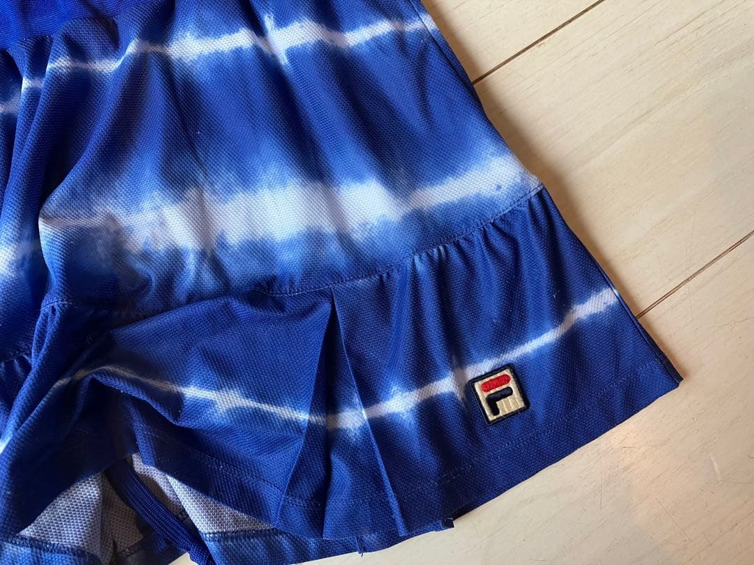 FILAフィラ＊紺のエアリーバックプリーツトップスとタイダイブルースコートセット