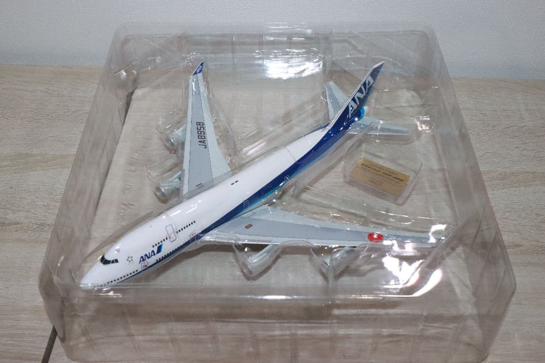 ANA ボーイング747-400 NH20064 1:200 ギヤ無し