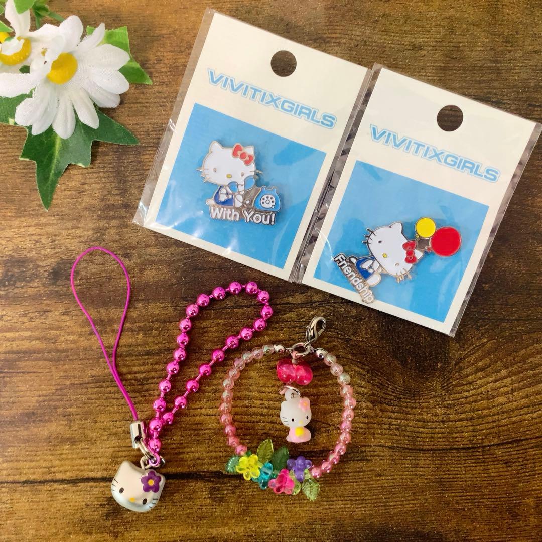 m*o様 【レア】ハローキティVivitix ストラップ/ピンバッジ等　11点