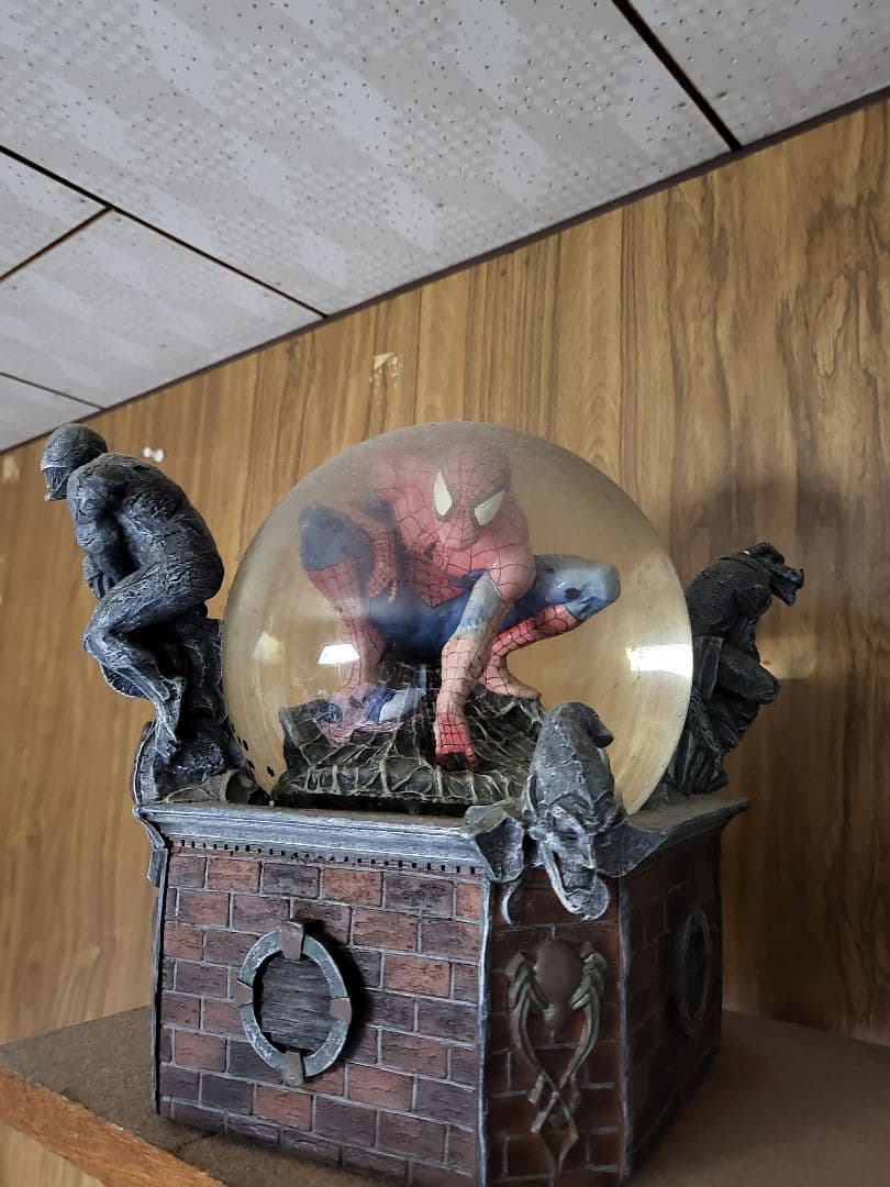 スパイダーマンスノードームフィギュア