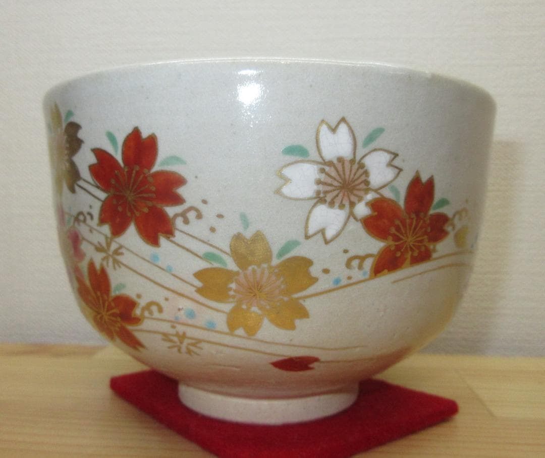 送料込【逢絢亭・新品】茶道具 茶碗 杣山焼 色絵 桜川の図 杣山契月 共箱入り