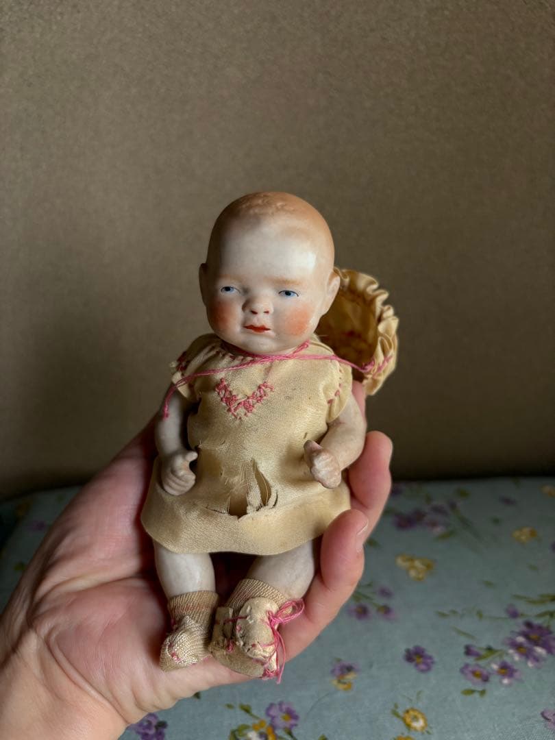 メイドインジャパンの小さなベビー