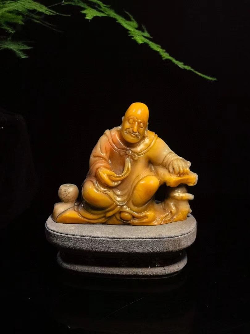 中国古美術・沈思羅漢の印鑑・寿山金糸田黄石印章・純手彫り・風水開運・案頭・文房具