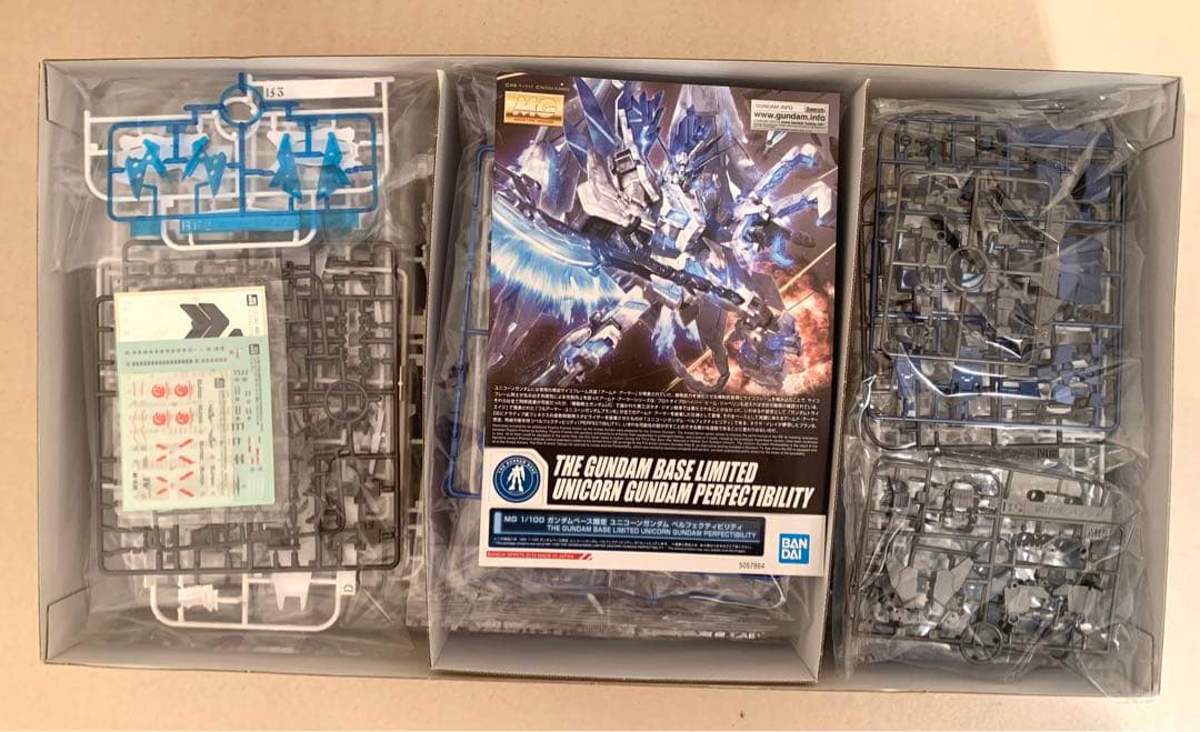 【送料込 2点】MG 1/100 & PG 1/60 ユニコーンガンダム 未組立