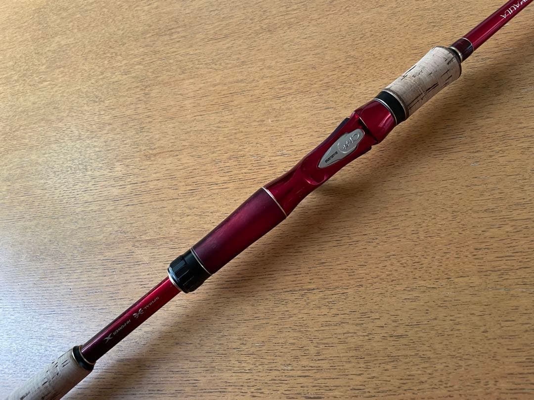 シマノ　ワールドシャウラ　1702r-2 スーパーレッド　ジャンク