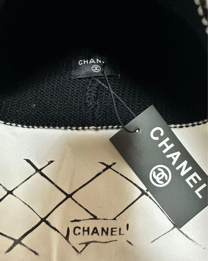 CHANEL ニット帽 黒/白 ロゴ入り新品