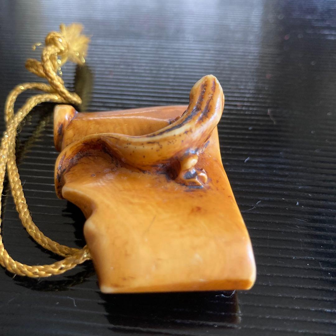 根付け　ヤモリ　玉之銘　時代物　骨董品