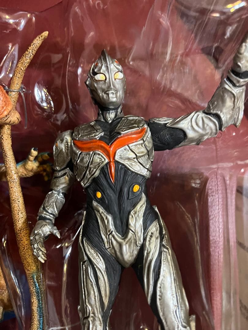 エクスプラス 大怪獣シリーズ ULTRAMAN＆ビースト・ザ・ワン レプティリア