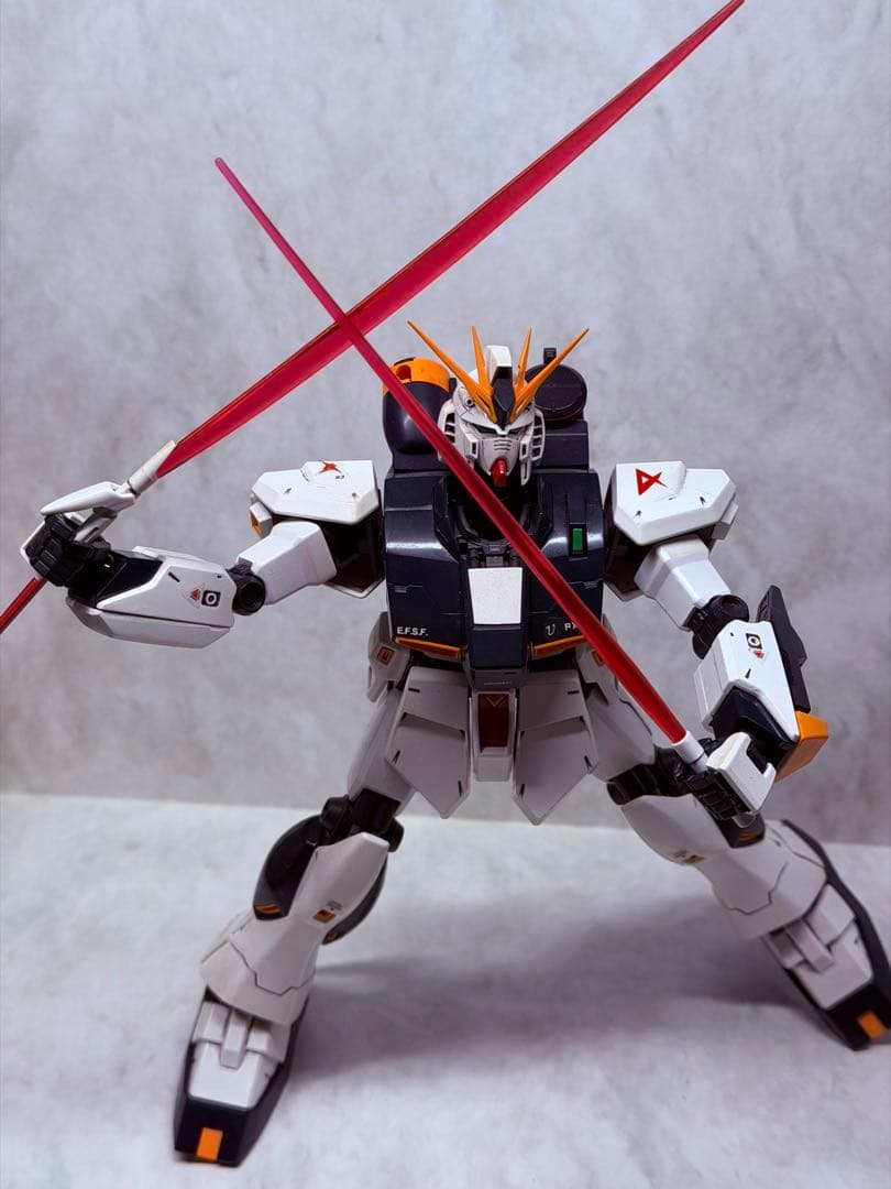 MG(マスターグレード) ガンプラ/RX-93：ニューガンダム/塗装済み完成品