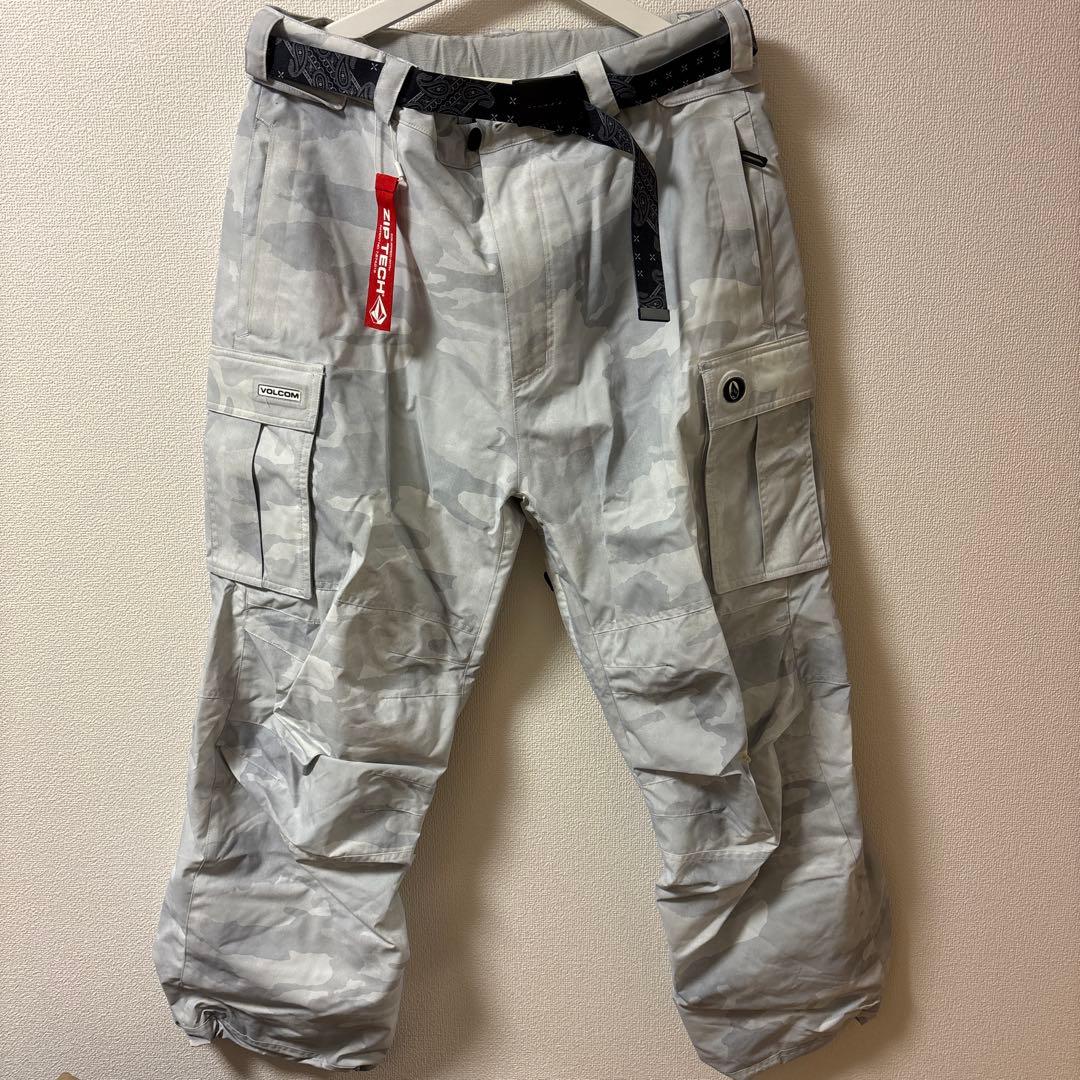 VOLCOM スノボードウェア　パンツ　カモフラ　白
