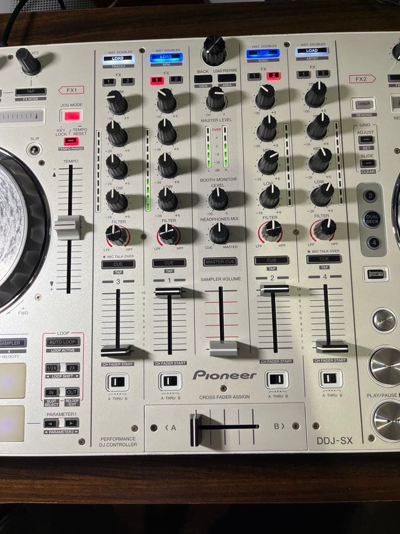 Pioneer DDJ-SX Serato DJ Pro対応コントローラー