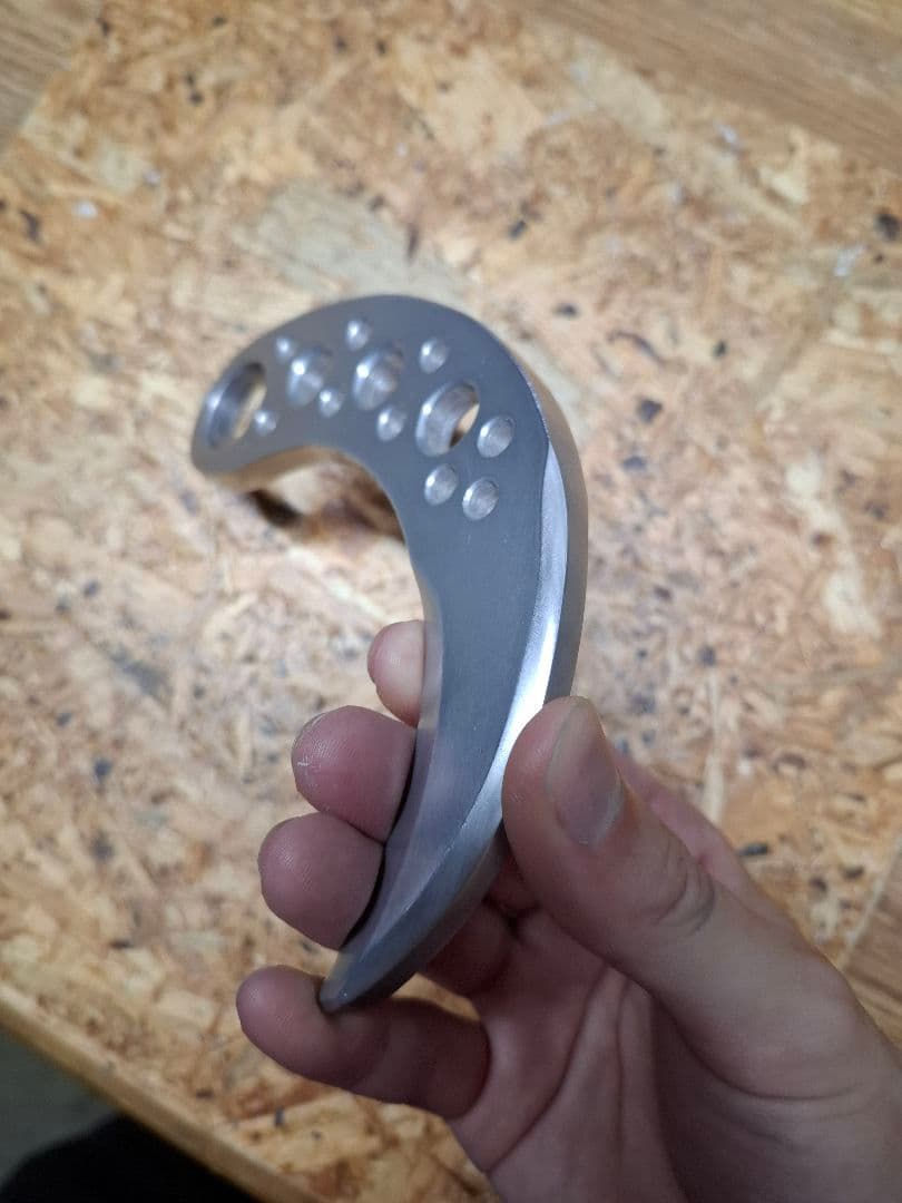 カランビット　42