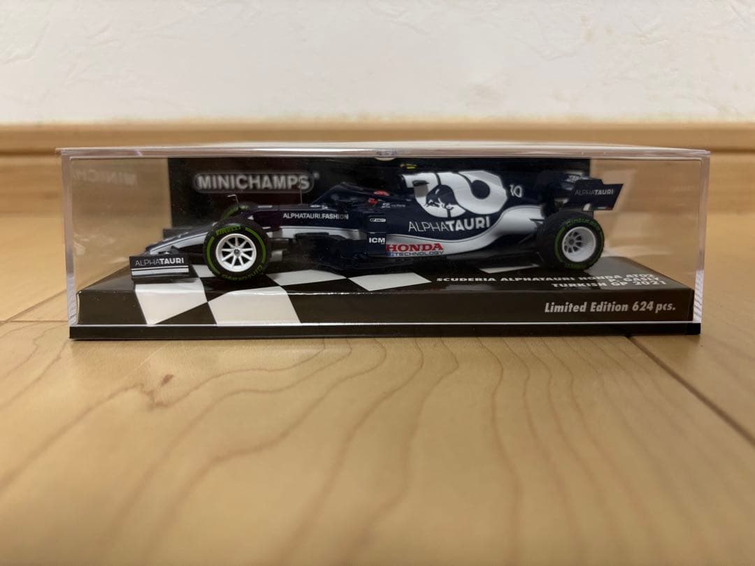 ミニカー MINICHAMPS AT02 P.GASLY 1/43