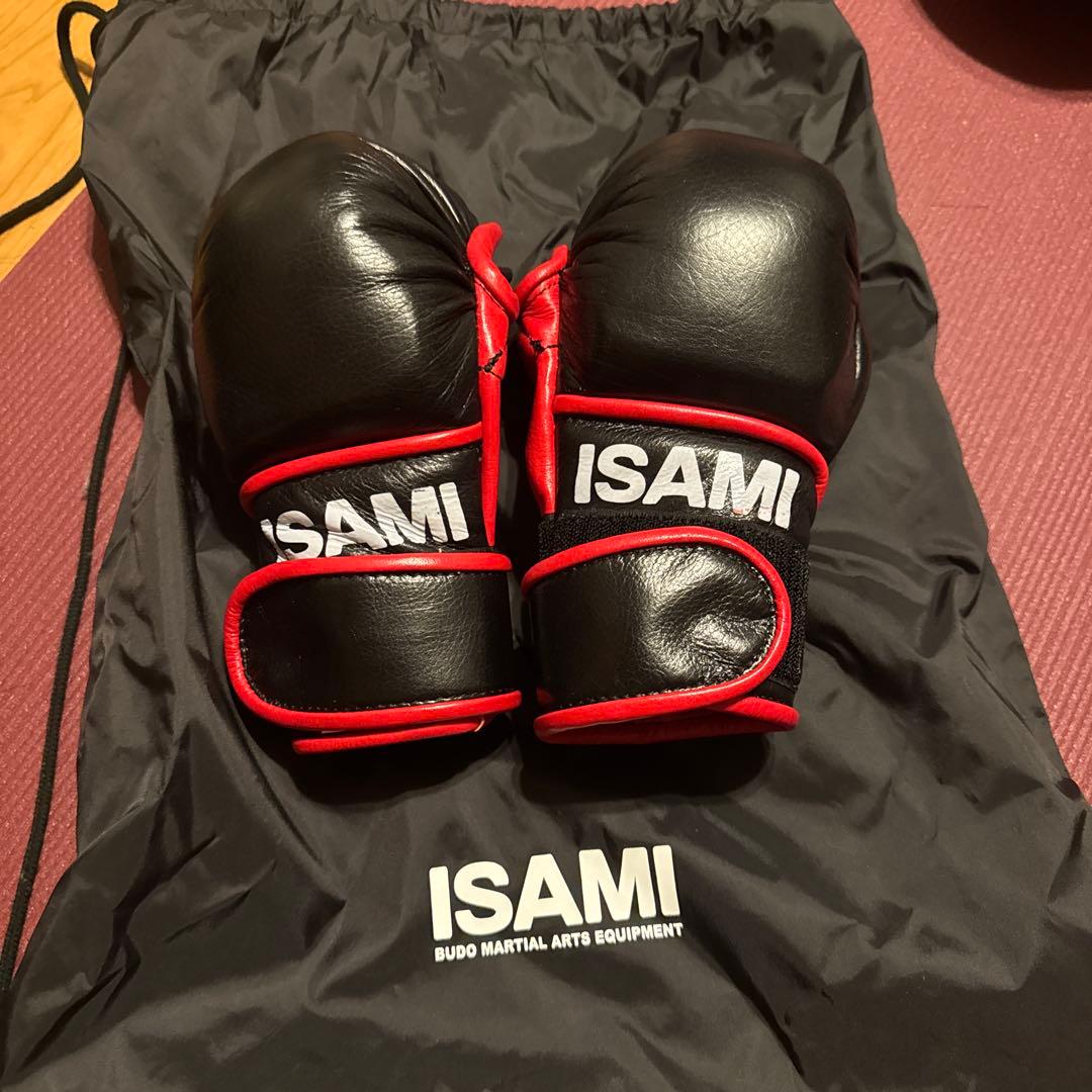 ISAMI ボクシンググローブ 黒/赤 収納袋付き