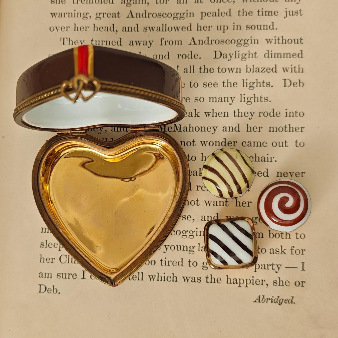 リモージュボックス　ハート型のチョコレートボックス　フランス製　磁器