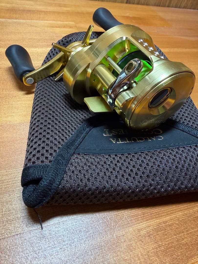 シマノ　21 カルカッタ コンクエスト 100 RIGHT