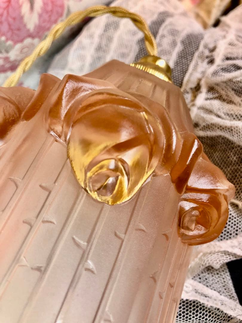 フランス仕入れ　ピンクシェード. コード込み