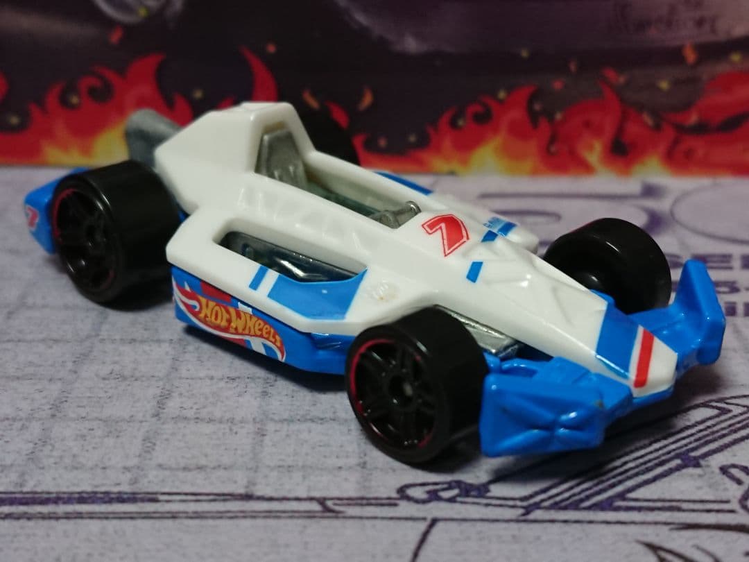 アロー ダイナミック / ホワイト