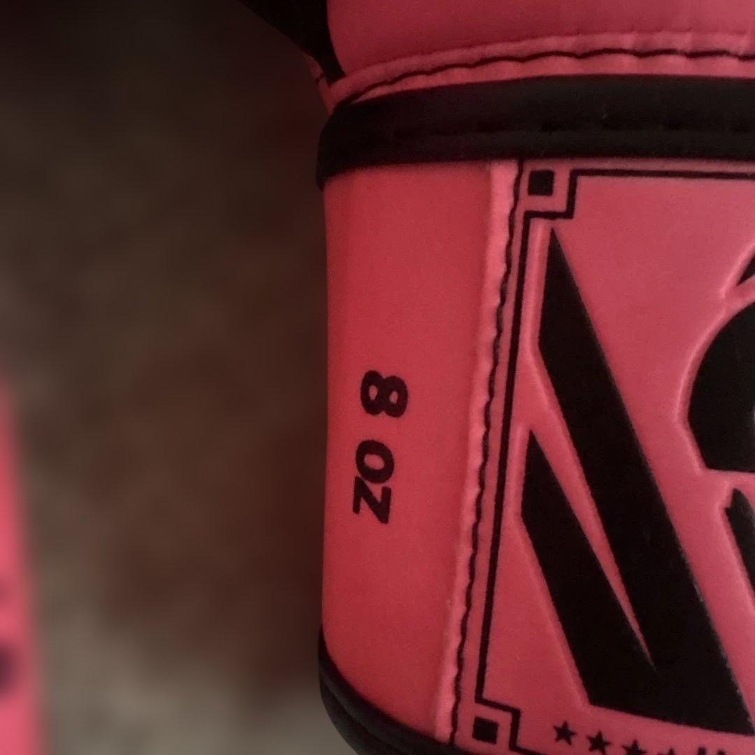 VENUM ボクシンググローブ ピンク