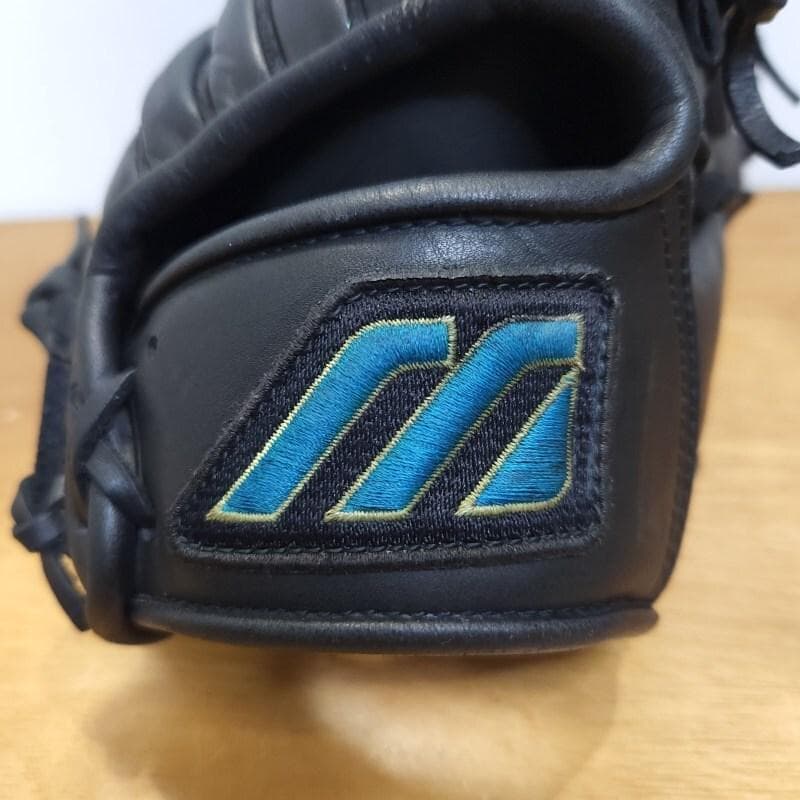 ミズノ MIZUNO 二岡モデル 巨人時代 Mマークラベル 内野用 軟式グローブ