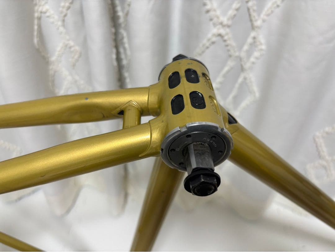 ゴールド ピストフレーム