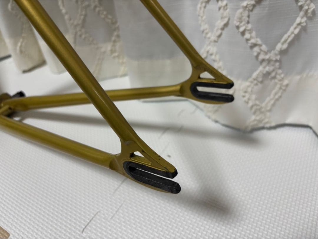 ゴールド ピストフレーム