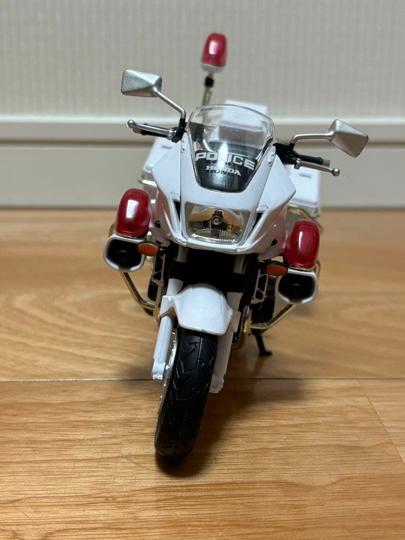 アオシマ 1/12 ホンダ CB1300P 警視庁 白バイ 完成品 訳あり