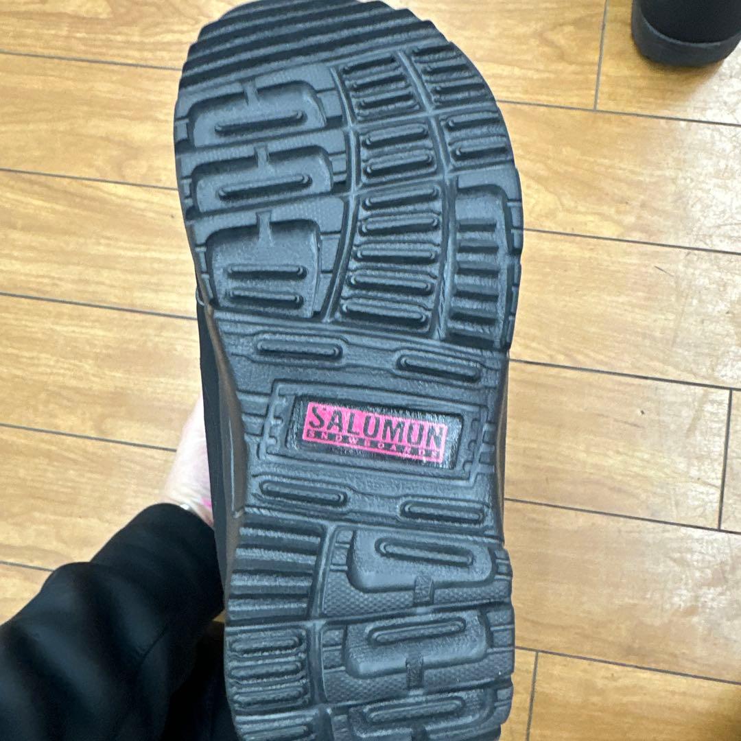 新品　サロモン　スノーボードブーツ　女性用　22.5㎝