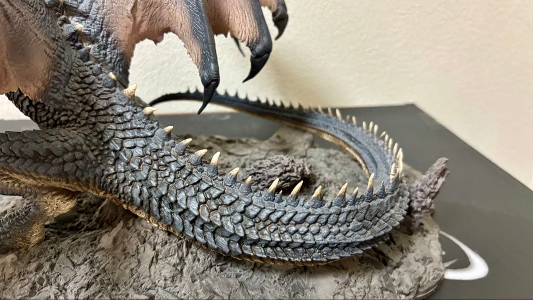 モンハン　ミラボレアス　クリエイターズモデル　フィギュア